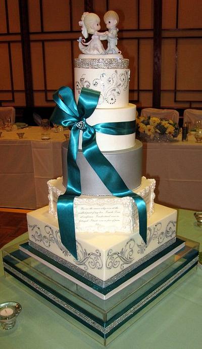 Silver, white and teal - Cake by Olga