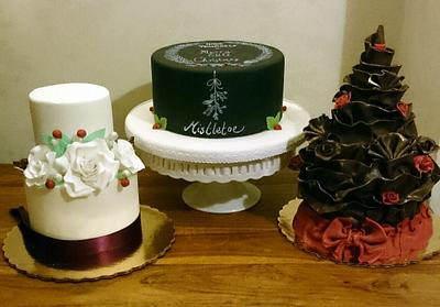 Christmas cakes :) - Cake by Divine Bakes