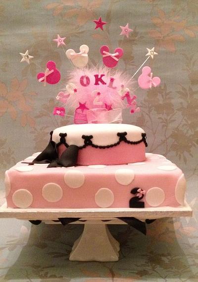 Pink & Spotty - Cake by Carmel Millar