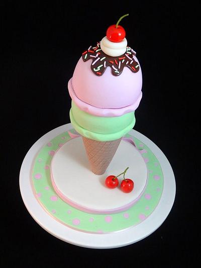 Ice cream anyone? - Cake by Eleanor Heaphy