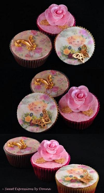 Vintage Cupcakes - Cake by Donna