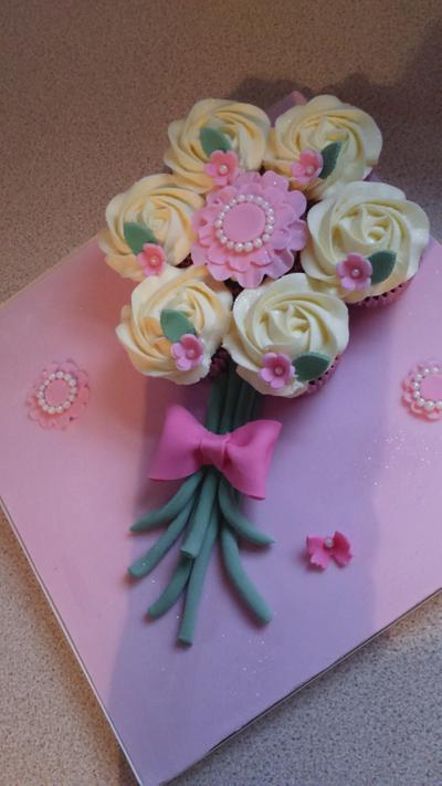 mothers day  - Cake by holliessweetcakes1