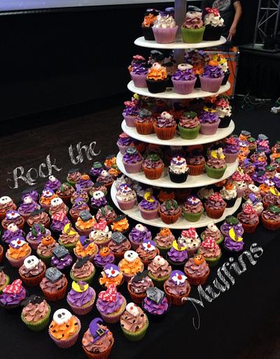 Halloween Wedding  - Cake by Rock the Muffins
