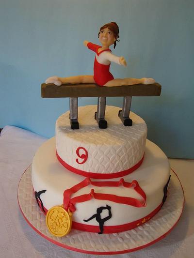 gold medal in artistic gymnastics - Cake by silviacucinelli