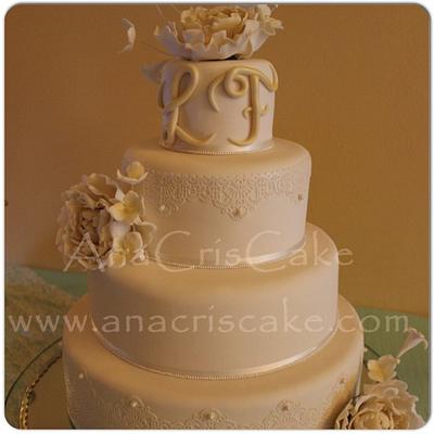 Wedding cake with Peony and lace. - Cake by Ana Cristina Monteiro
