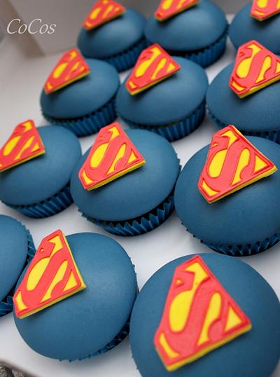 superman themed cupcakes  - Cake by Lynette Brandl