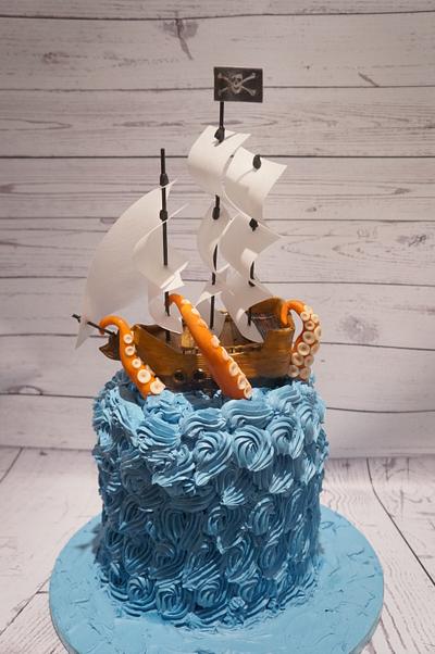Ship under attack - Cake by KAT