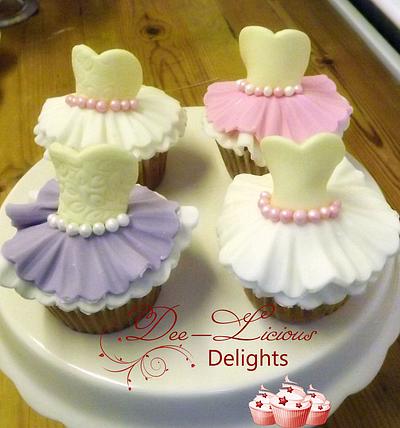 Dressed up cupcakes - Cake by Dee-Licious Delights