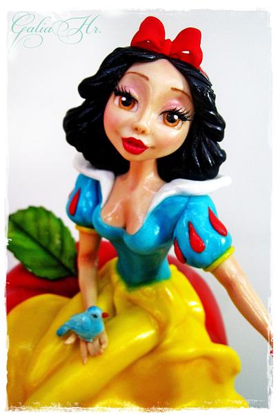 Snow White  - Cake by Galya's Art 