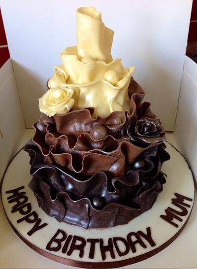 Chocolate wrap cake - Cake by Savanna Timofei