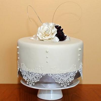 Small and Elegant - Cake by Sylvania Cakes - Exeter