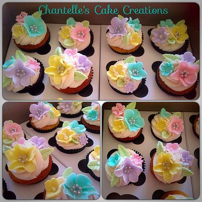 Pastel blooms - Cake by Chantelle's Cake Creations