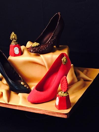 Perfumes e chocolate - Cake by AnaSousaeSilva