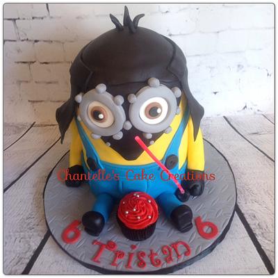 Darth Vader Minion - Cake by Chantelle's Cake Creations