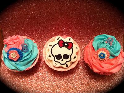 Monster High Cupcakes - Cake by Heidi