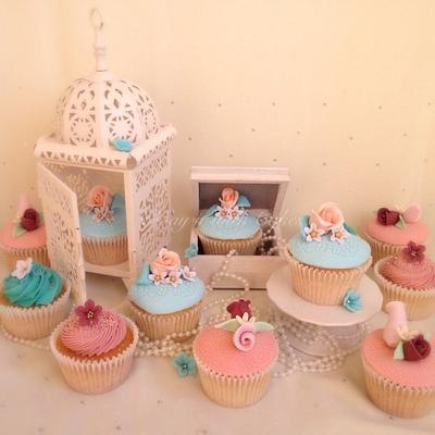 Vintage cupcakes - Cake by Say it with Cakes