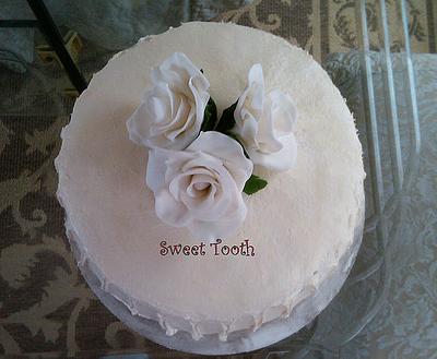 Simple Strawberry Delight Cake Birthday Cake w/Fondant Roses - Cake by Carsedra Glass