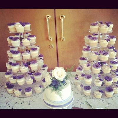 Wedding Cake and Cupcakes - Cake by Gill Earle