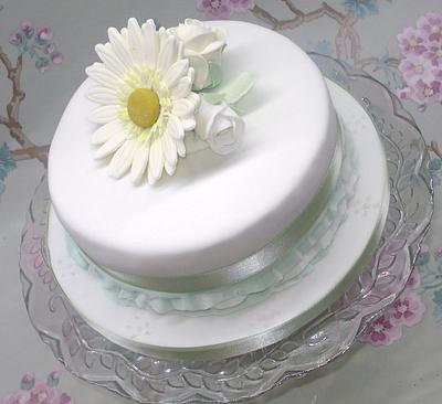 White flower cake - Cake by That Cake Lady