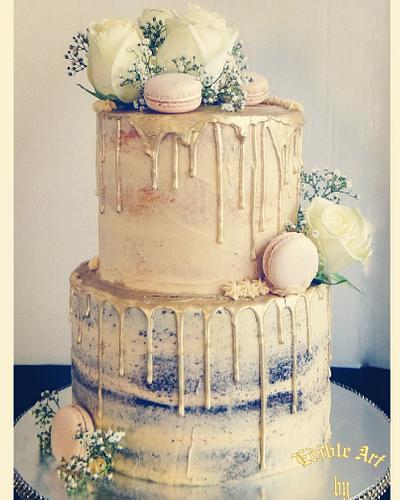 Golden drip cake;) - Cake by sophia haniff
