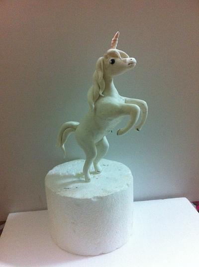 Unicorn on too lags  - Cake by Nivo