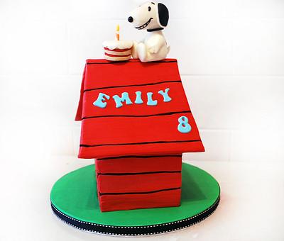 Snoopy - Cake by Danielle Lainton