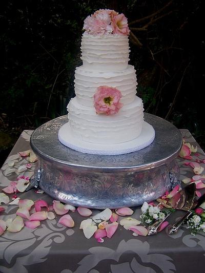 An elegant garden wedding... - Cake by nicoles