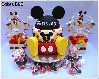 Mickey mouse birthday cake - Cake by Laura Barajas 