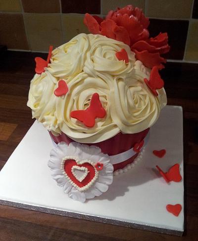 valentines cake - Cake by Lou Lou's Cakes