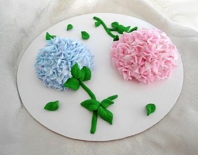 Hydrangea mini cakes - Cake by Sugar Me Cupcakes