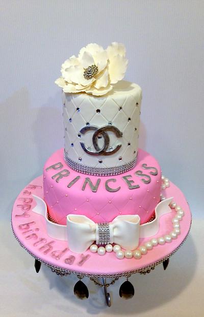 CHANEL BIRTHDAY CAKE - Cake by Anna