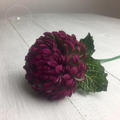 Chrysanthemum in Cold Porcelain  - Cake by Christina Wallis Flowers  & Veiners 