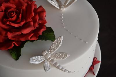 Red roses and dragonflies - Cake by Rosa Albanese