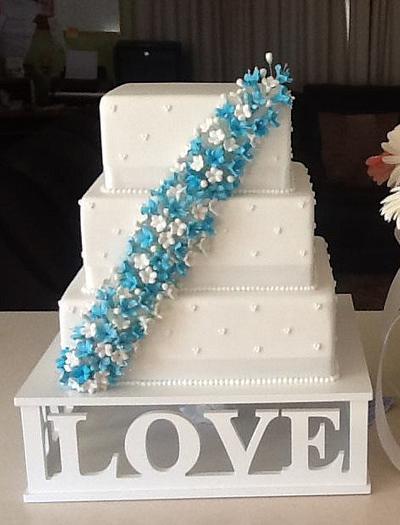 Bell Flower Blue Wedding cake - Cake by Kim Jury