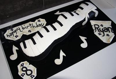 Piano - Cake by Sweetz Cakes