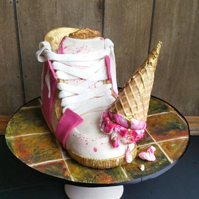 Sneakers and cream - Cake by Christine