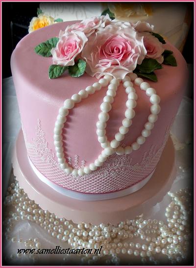 Pearls for a Lady - Cake by Sam & Nel's Taarten
