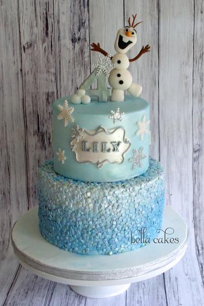 Winter blue - Cake by Andrea Garner