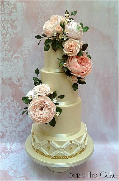 English rose wedding cake  - Cake by Seize The Cake