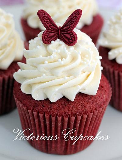 Red velvet cupcakes - Cake by Victorious Cupcakes