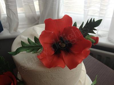 Lace and Poppy flowers - Cake by Starry Delights