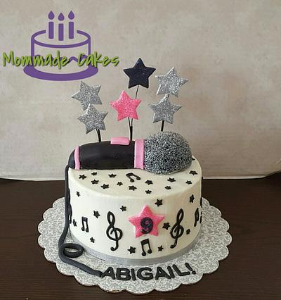 Super Star Cake - Cake by Mommade Cakes 