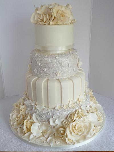 Pretty in Lace - Cake by Hilz