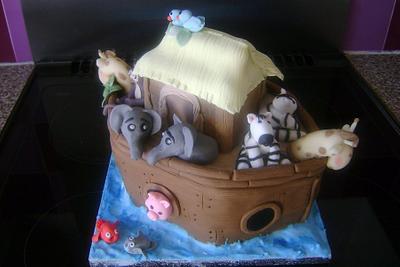 Noahs ark - Cake by Beverley Childs