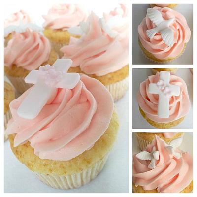 Elegant Christening Cupcakes - Cake by miettes