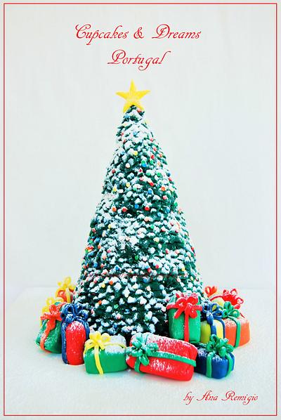 CHRISTMAS TREE... - Cake by Ana Remígio - CUPCAKES & DREAMS Portugal