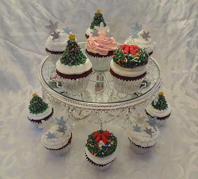 Christmas Cupcakes - Cake by Custom Cakes by Ann Marie