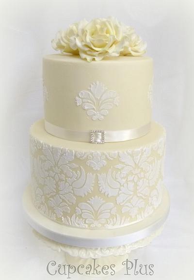 Ivory wedding cake - Cake by Janice Baybutt