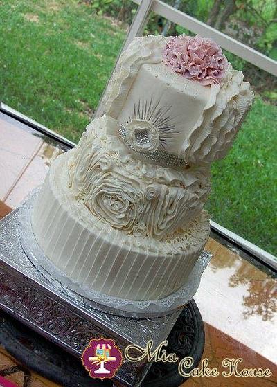 Ruffled wedding cake - Cake by Sheila