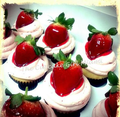 Strawberry shortcake cupcakes - Cake by Lilly